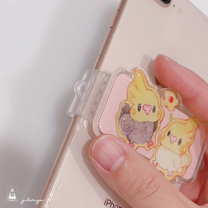 はさんでつけるだけ！スマホクリップ