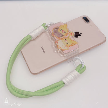 はさんでつけるだけ！スマホクリップ